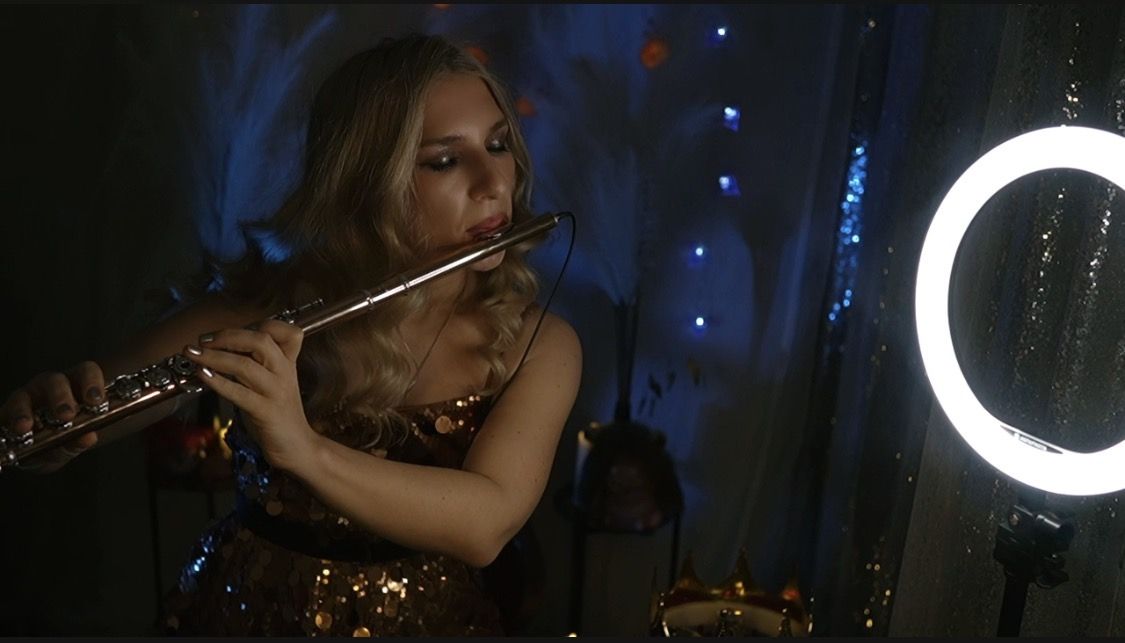 Tania Pimenova playing live on stream